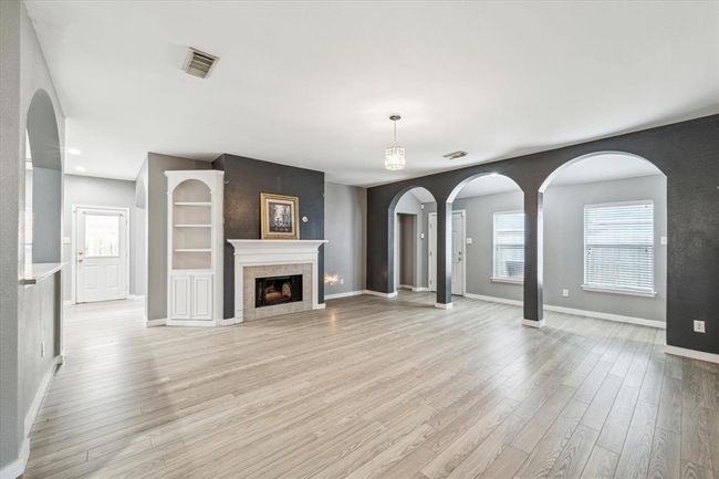 28519 Peper Hollow Ln, House other with 4 bedrooms, 3 bathrooms and 3 parking in Spring TX | Image 7