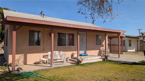 725 W Chanslor Way, Blythe, CA, 92225-1117 | Card Image