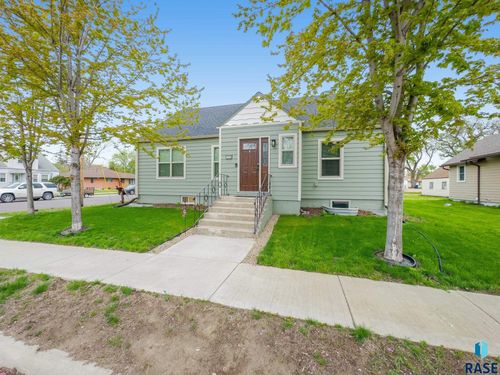 320 W 4th Ave Avenue, Lennox, SD, 57039 | Card Image