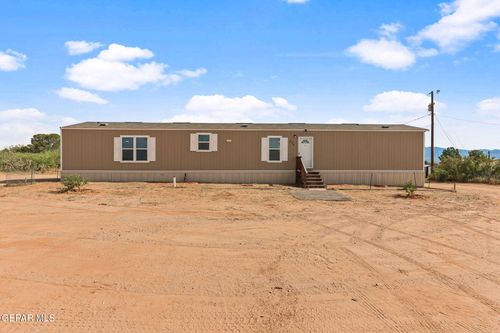 284 E Wicker Rd, Chaparral, NM, 88081-8040 | Card Image