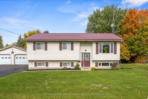 6 Layng Dr, Athens, ON, K0E1B0 | Card Image