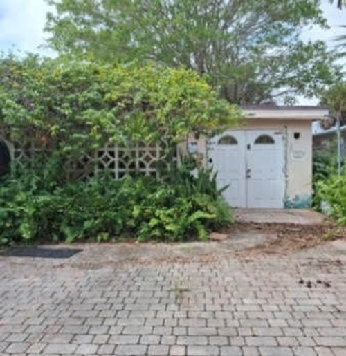 1805 N Dixie Hwy, Fort Lauderdale, FL, 33305-3816 | Card Image