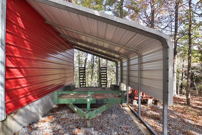 Lean-To Covered Storage on Barn | Image 51