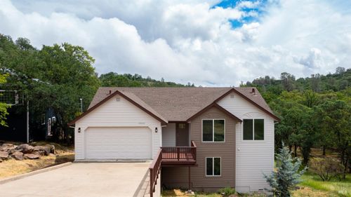 19331 Moon Ridge Rd, Hidden Valley Lake, CA, 95467-8605 | Card Image