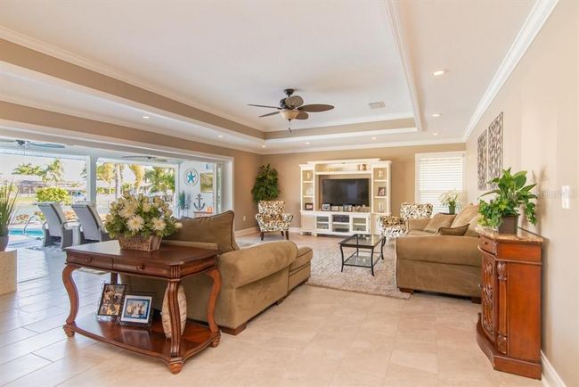 695 Island Way, House other with 4 bedrooms, 4 bathrooms and null parking in CLEARWATER BEACH FL | Image 9