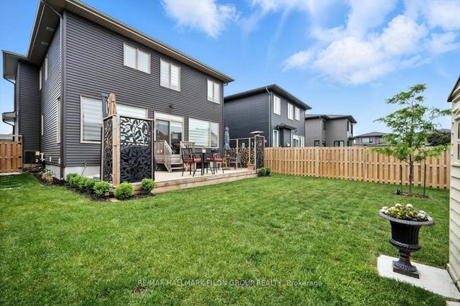 1142 Diamond St, House other with 3 bedrooms, 3 bathrooms and 2 parking in Rockland ON | Image 25