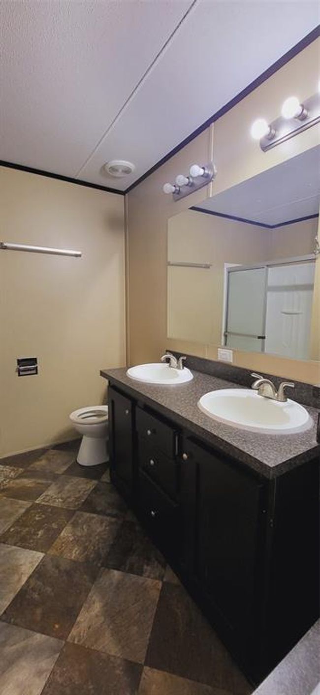 13154 S Lee Shore Drive, For Sale in Willis Zoocasa