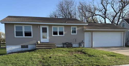 610 8th Ave Ne, Waseca, MN, 56093-3221 | Card Image