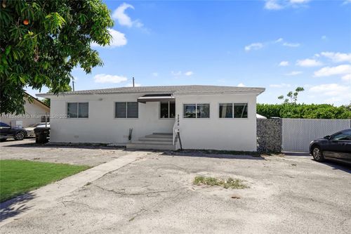 5290 Palm Ave, Hialeah, FL, 33012-3758 | Card Image