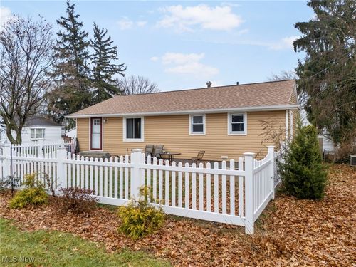 1202 37th St Nw, Canton, OH, 44709-2638 | Card Image