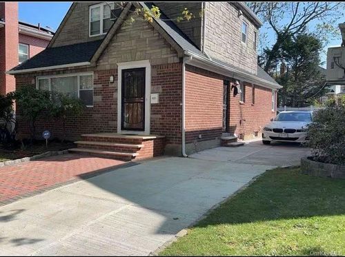 58-07 210th St, Oakland Gardens, NY, 11364-1843 | Card Image