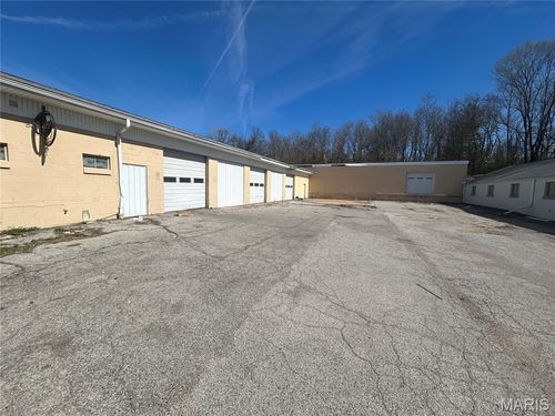 1-1242 N Truman Blvd, Crystal City, MO, 63019-1333 | Card Image