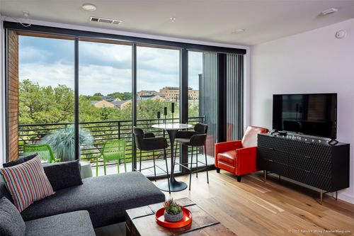416-900 S 1st St, Austin, TX, 78704-1689 | Card Image