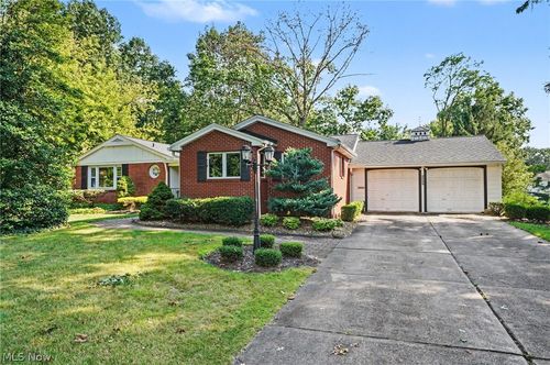 2493 Jennifer Dr, Poland, OH, 44514-2567 | Card Image