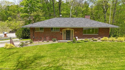 1050 Park Cir, Girard, OH, 44420-2314 | Card Image