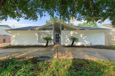 3327 Freshmeadows Drive, House other with 4 bedrooms, 3 bathrooms and null parking in Houston TX | Image 1