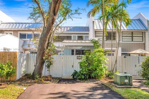7018 Sw 53rd Ln, Miami, FL, 33155-5609 | Card Image