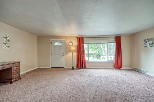 1566 Greentree Rd, House other with 2 bedrooms, 1 bathrooms and 1 parking in Scott Twp - SAL PA | Image 6