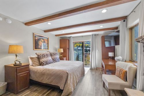 301-302-5 Ernie Blake Rd, Taos Ski Valley, NM, 87525-8010 | Card Image