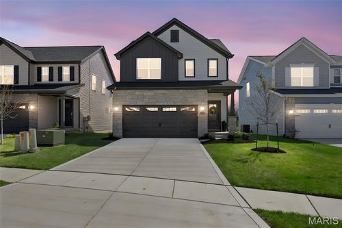 553 Wheatfield Cir, Wentzville, MO, 63385-6028 | Card Image