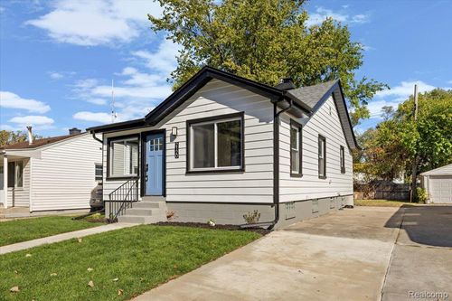 2120 Wrenson St, Ferndale, MI, 48220-1525 | Card Image
