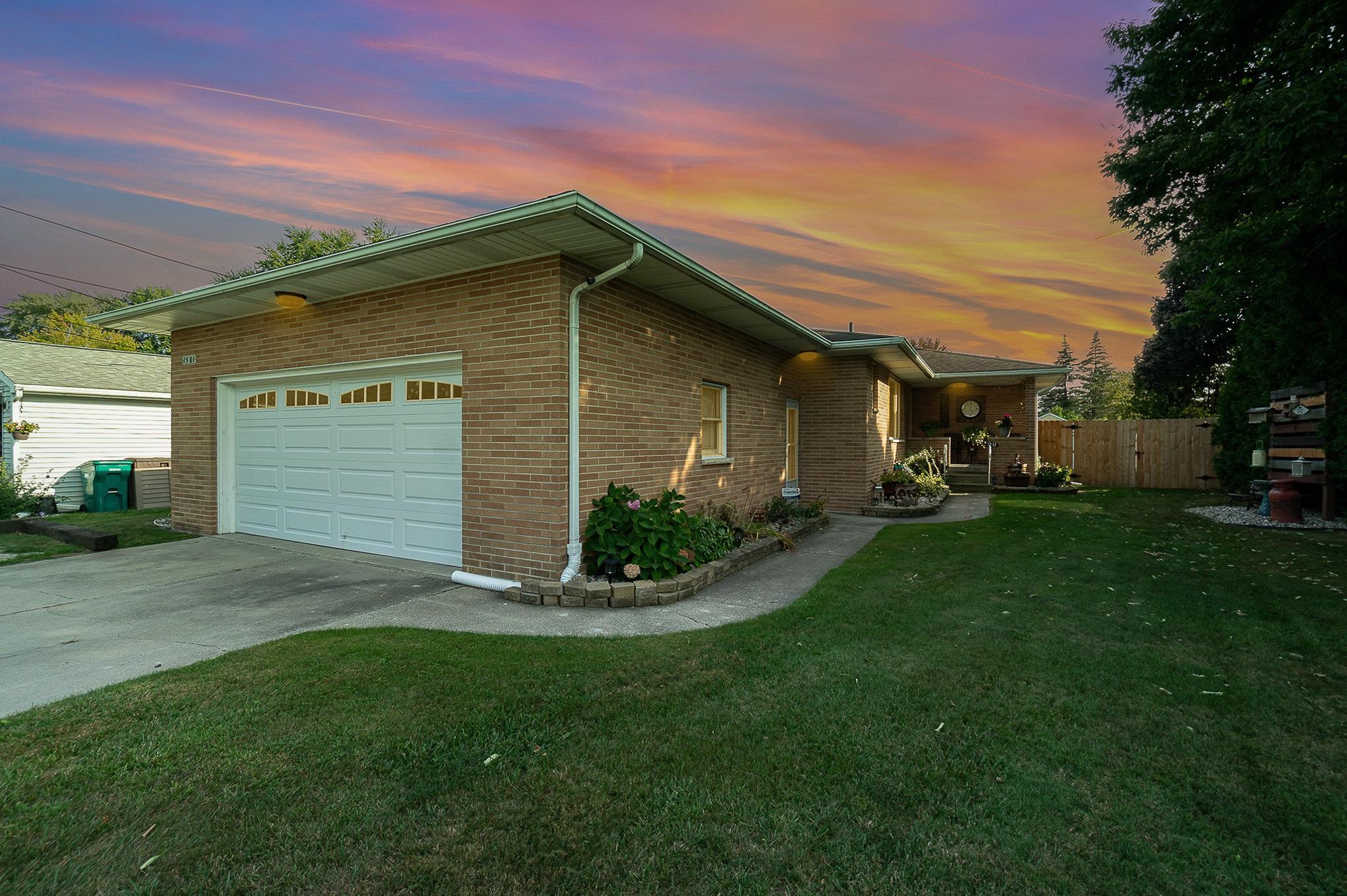 White St, Bay City, MI 48706