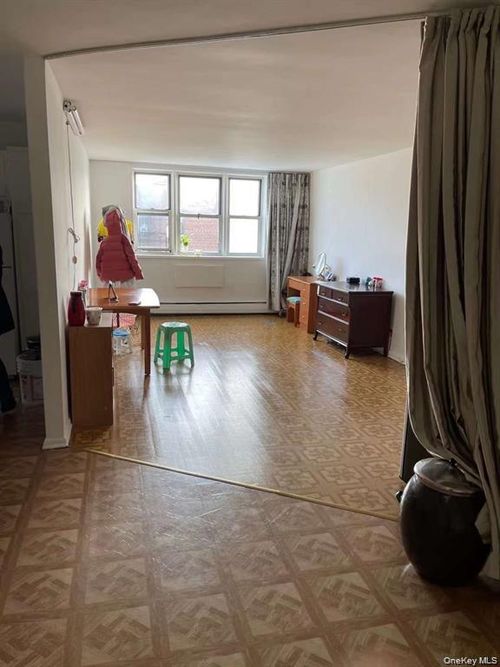 6v-34-20 Parsons Blvd, Flushing, NY, 11354 | Card Image