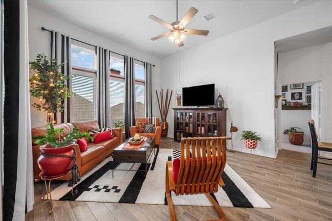 181 Durian Loop, House other with 3 bedrooms, 2 bathrooms and null parking in Buda TX | Image 6