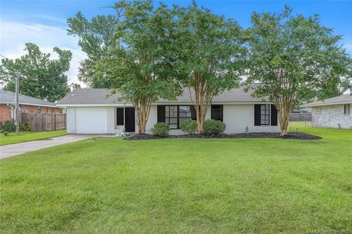 325 Quelqueshue St, Sulphur, LA, 70663-6329 | Card Image