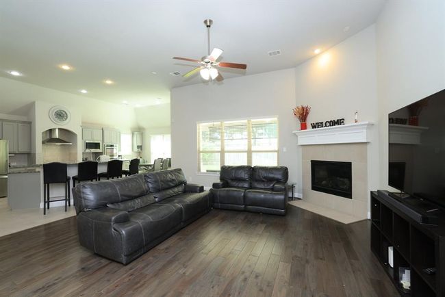 Gas log firplace and cast stone fireplace mantle and surround | Image 18