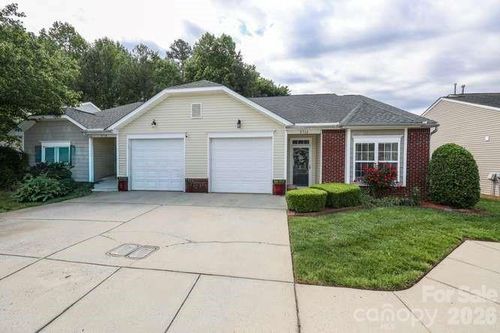 5714 Bradford Lake Ln, Charlotte, NC, 28269-1369 | Card Image