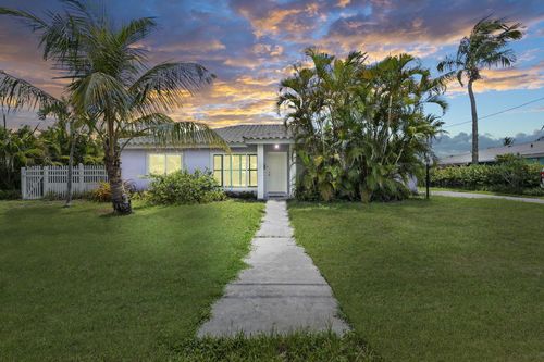 1745 Binney Dr, Fort Pierce, FL, 34949-3508 | Card Image
