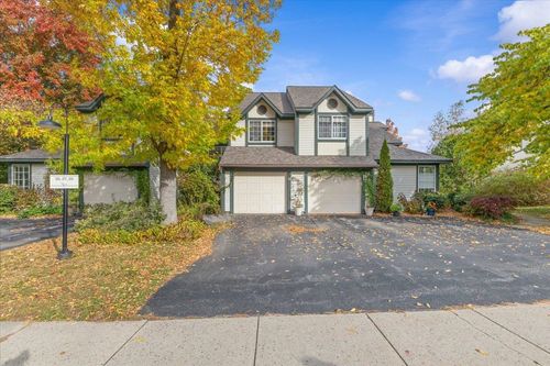 27-27 Lake Forest Dr, Burlington, VT, 05401-5492 | Card Image