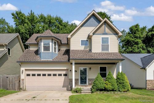 9399 Oakdale St, Clay, MI, 48001-4453 | Card Image
