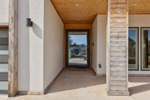 6413 Centennial Court, Nichols Hills, OK, 73116 | Card Image