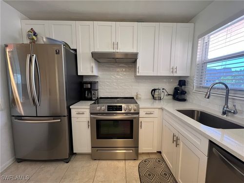 apt-201-200 Forest Lakes Blvd, NAPLES, FL, 34105-2332 | Card Image