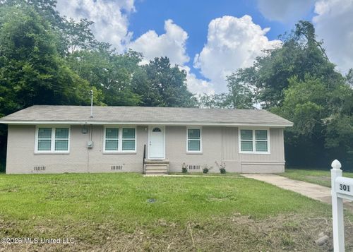301 Ferriday Dr, Ridgecrest, LA, 71334-3615 | Card Image