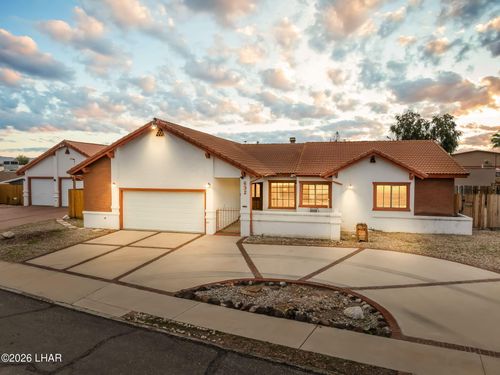 632 Lilac Ln, Bullhead City, AZ, 86442-5066 | Card Image
