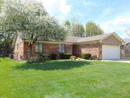 51649 Mitchell Dr, Chesterfield, MI, 48047-5905 | Card Image
