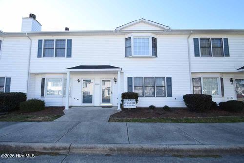 o5-3828 Sterling Pointe Dr, Winterville, NC, 28590-8857 | Card Image