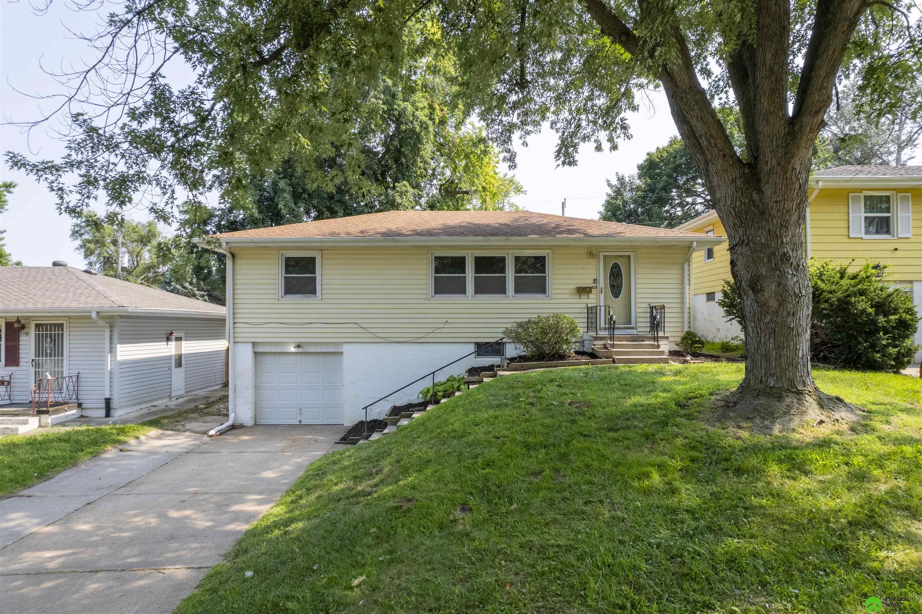 Hamilton St, Omaha, NE 68114