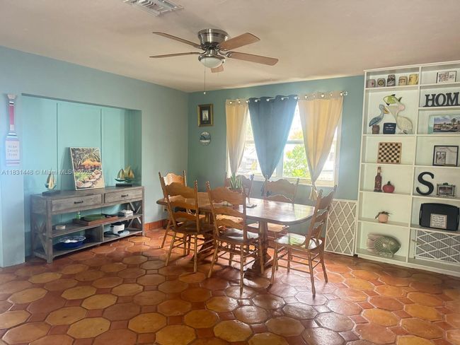 715 Caribbean Dr E, House other with 3 bedrooms, 2 bathrooms and null parking in Summerland Key FL | Image 4
