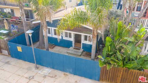 a-38 29th Ave, Venice, CA, 90291-4399 | Card Image