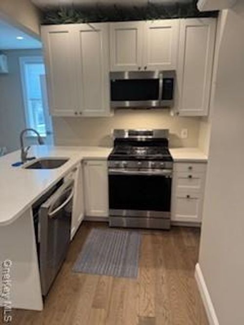 63 Broadway, Greenlawn, NY, 11740-1302 | Card Image