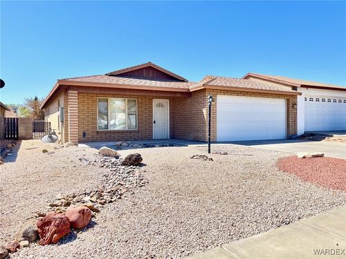 946 Mountain View Dr, Kingman, AZ, 86409-6981 | Card Image