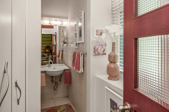 APT-1 - 512 Laurel Ave, Condo with 2 bedrooms, 2 bathrooms and null parking in Saint Paul MN | Image 5