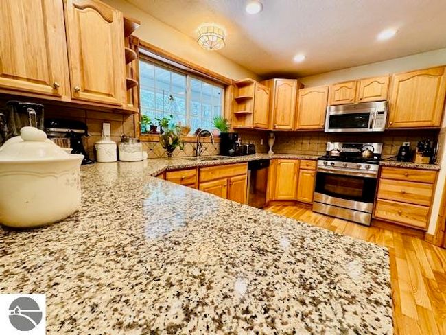 102 James Sq, House other with 4 bedrooms, 3 bathrooms and null parking in Roscommon MI | Image 9