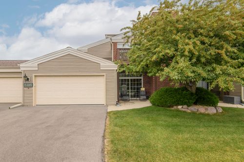 1626539 Tall Reeds Ln, Pewaukee, WI, 53072-6653 | Card Image
