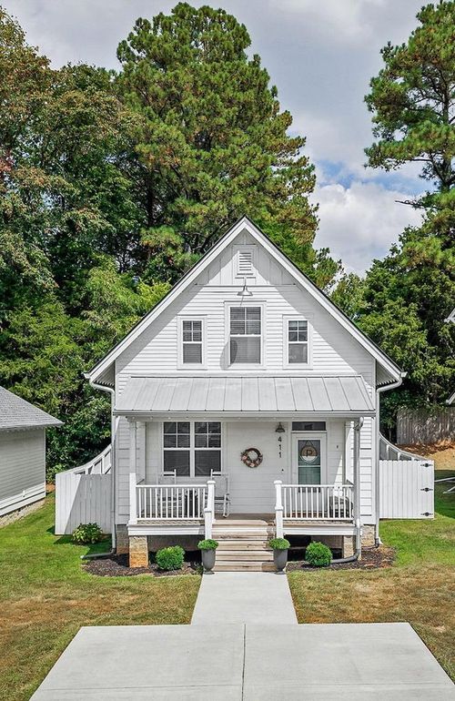 411 Juniper Dr, Cookeville, TN, 38501-1535 | Card Image