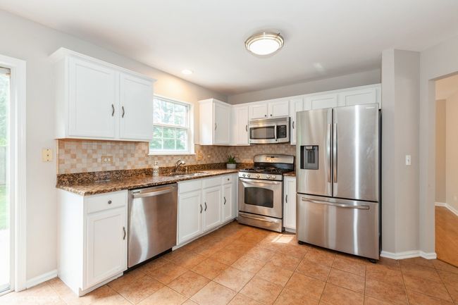 2361 Autumn Grove Cir, House other with 3 bedrooms, 3 bathrooms and 2 parking in Aurora IL | Image 4